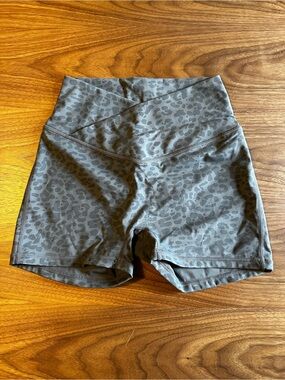 SHEIN Gray Leopard Print High-Waist Athletic Shorts